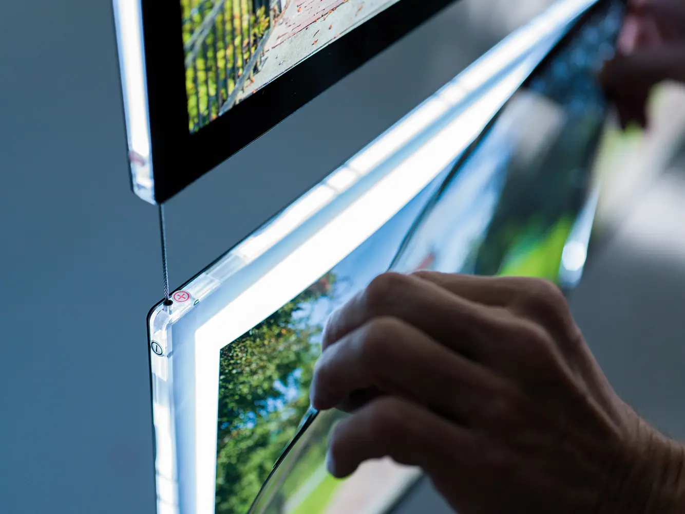 DISPLAY IT LED Display Motiv front einlegen