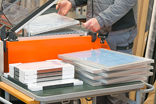 Einschweißen zum Schutz der Urkundenrahmen Schutzfolie für den Versand