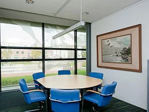Praktische Bilderschienen im Büro Hochwertige Bilderschienen von Art&More