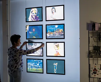 Display It Flex Wanddisplay beleuchtet